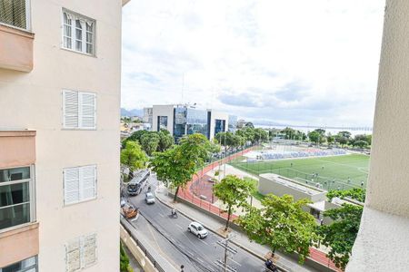 Apartamento à venda com 73m², 2 quartos e 1 vaga