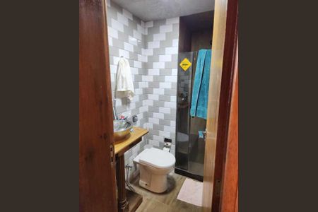 Casa à venda com 178m², 2 quartos e sem vaga