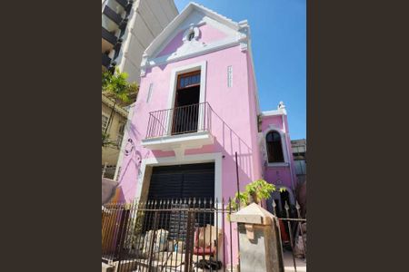 Casa à venda com 178m², 2 quartos e sem vaga
