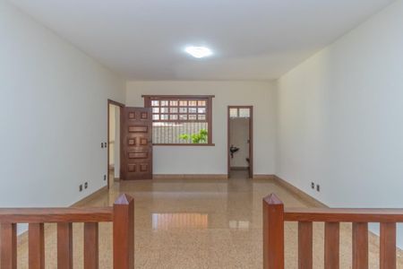 Casa à venda com 436m², 5 quartos e 2 vagas Casa à venda com 436m², 5 quartos e 2 vagasFoto 55