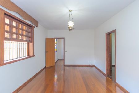 Casa à venda com 436m², 5 quartos e 2 vagas Casa à venda com 436m², 5 quartos e 2 vagasFoto 41
