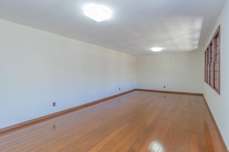 Casa à venda com 436m², 5 quartos e 2 vagas Casa à venda com 436m², 5 quartos e 2 vagasFoto 01