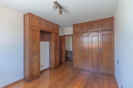 Casa à venda com 436m², 5 quartos e 2 vagas Casa à venda com 436m², 5 quartos e 2 vagasFoto 30