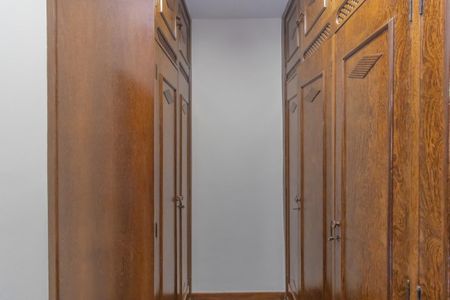 Casa à venda com 436m², 5 quartos e 2 vagas Casa à venda com 436m², 5 quartos e 2 vagasFoto 38