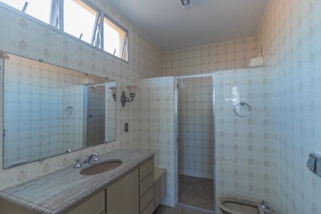 Casa à venda com 436m², 5 quartos e 2 vagas Casa à venda com 436m², 5 quartos e 2 vagasFoto 24
