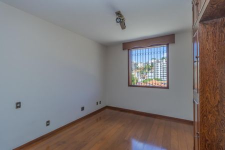 Casa à venda com 436m², 5 quartos e 2 vagas Casa à venda com 436m², 5 quartos e 2 vagasFoto 32