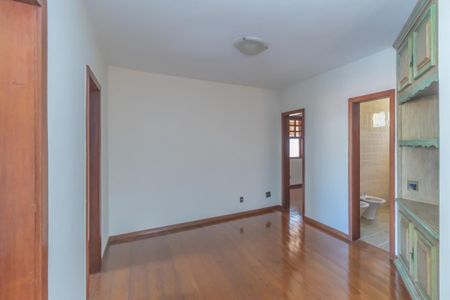Casa à venda com 436m², 5 quartos e 2 vagas Casa à venda com 436m², 5 quartos e 2 vagasFoto 35