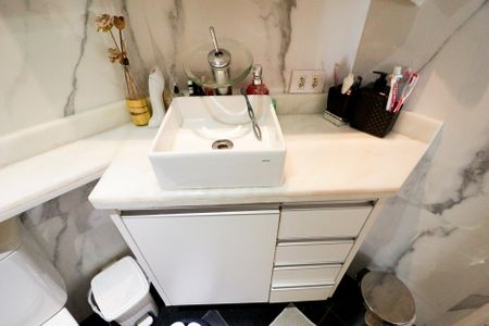 Apartamento à venda com 72m², 3 quartos e 1 vaga Apartamento à venda com 72m², 3 quartos e 1 vagaBanheiro Social