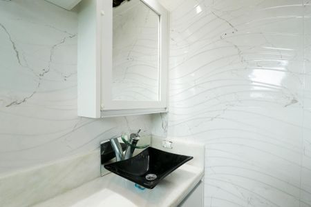 Apartamento à venda com 72m², 3 quartos e 1 vaga Apartamento à venda com 72m², 3 quartos e 1 vagaBanheiro da Suíte