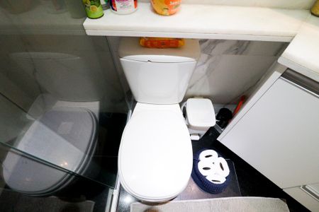 Apartamento à venda com 72m², 3 quartos e 1 vaga Apartamento à venda com 72m², 3 quartos e 1 vagaBanheiro Social