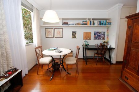 Apartamento à venda com 136m², 2 quartos e 2 vagasSuíte