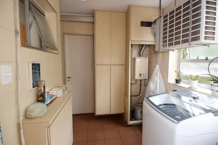 Apartamento à venda com 136m², 2 quartos e 2 vagasÁrea de Serviço