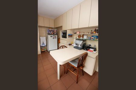 Apartamento à venda com 136m², 2 quartos e 2 vagasCozinha