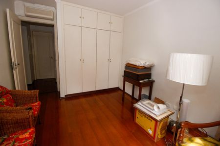 Apartamento à venda com 136m², 2 quartos e 2 vagasQuarto