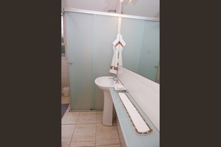 Apartamento à venda com 136m², 2 quartos e 2 vagasBanheiro da Suíte