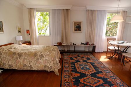 Apartamento à venda com 136m², 2 quartos e 2 vagasSuíte