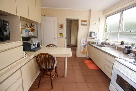 Apartamento à venda com 136m², 2 quartos e 2 vagasCozinha