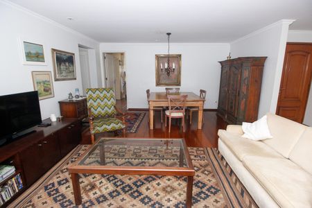 Apartamento à venda com 136m², 2 quartos e 2 vagasSala