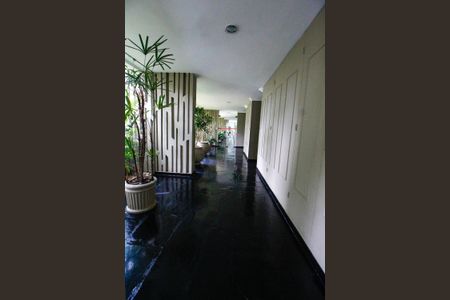 Apartamento à venda com 136m², 2 quartos e 2 vagasHall social