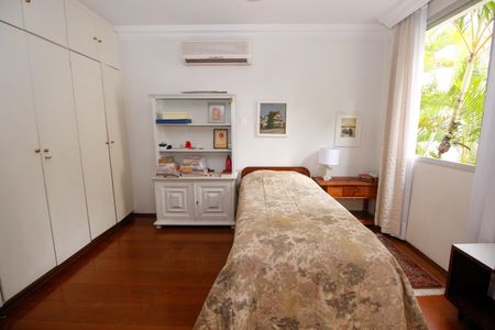 Apartamento à venda com 136m², 2 quartos e 2 vagasSuíte