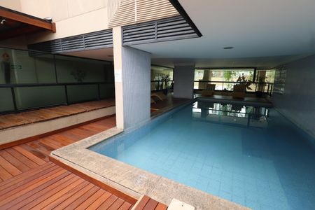 Apartamento à venda com 70m², 2 quartos e 2 vagasÁrea comum - Piscina