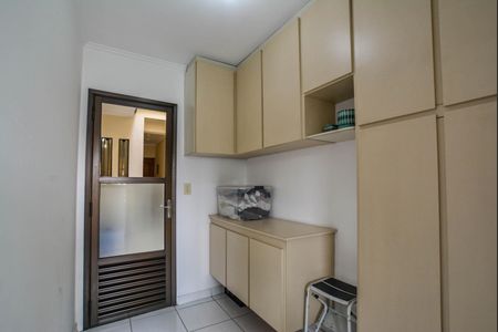 Casa à venda com 274m², 4 quartos e 4 vagasÁrea de Serviço