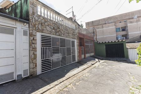 Casa de condomínio para alugar com 120m², 3 quartos e 1 vaga Casa de condomínio para alugar com 120m², 3 quartos e 1 vagaFachada