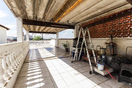 Casa de condomínio para alugar com 120m², 3 quartos e 1 vaga Casa de condomínio para alugar com 120m², 3 quartos e 1 vagaVaranda