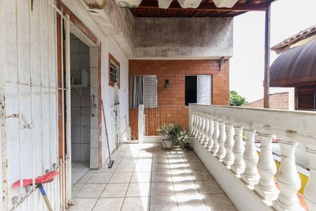 Casa de condomínio para alugar com 120m², 3 quartos e 1 vaga Casa de condomínio para alugar com 120m², 3 quartos e 1 vagaVaranda