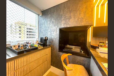 Apartamento à venda com 230m², 5 quartos e 4 vagas Apartamento à venda com 230m², 5 quartos e 4 vagasCozinha