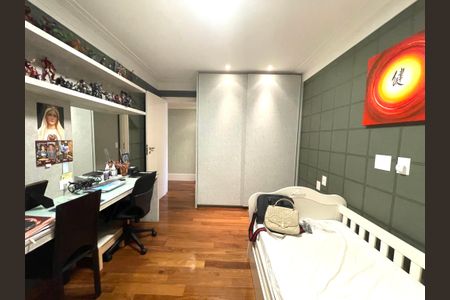 Apartamento à venda com 230m², 5 quartos e 4 vagas Apartamento à venda com 230m², 5 quartos e 4 vagasQuarto