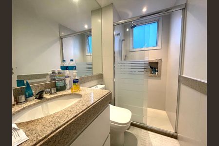 Apartamento à venda com 230m², 5 quartos e 4 vagas Apartamento à venda com 230m², 5 quartos e 4 vagasBanheiro da Suíte 3