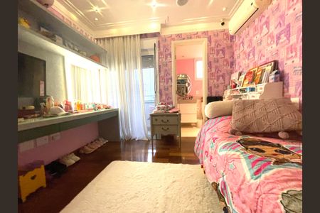 Apartamento à venda com 230m², 5 quartos e 4 vagas Apartamento à venda com 230m², 5 quartos e 4 vagasSuíte 2