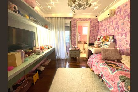 Apartamento à venda com 230m², 5 quartos e 4 vagas Apartamento à venda com 230m², 5 quartos e 4 vagasSuíte 2
