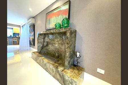 Apartamento à venda com 230m², 5 quartos e 4 vagas Apartamento à venda com 230m², 5 quartos e 4 vagasSala