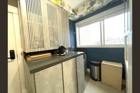 Apartamento à venda com 230m², 5 quartos e 4 vagas Apartamento à venda com 230m², 5 quartos e 4 vagasÁrea de Serviço