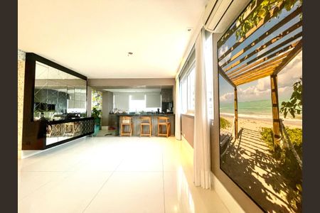 Apartamento à venda com 230m², 5 quartos e 4 vagas Apartamento à venda com 230m², 5 quartos e 4 vagasSala