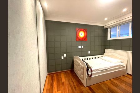 Apartamento à venda com 230m², 5 quartos e 4 vagas Apartamento à venda com 230m², 5 quartos e 4 vagasQuarto