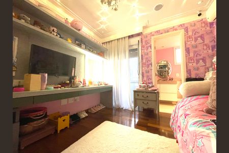 Apartamento à venda com 230m², 5 quartos e 4 vagas Apartamento à venda com 230m², 5 quartos e 4 vagasSuíte 2
