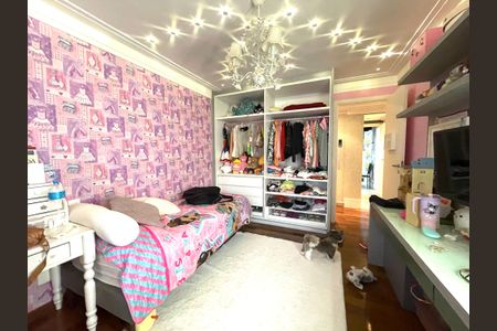 Apartamento à venda com 230m², 5 quartos e 4 vagas Apartamento à venda com 230m², 5 quartos e 4 vagasSuíte 2