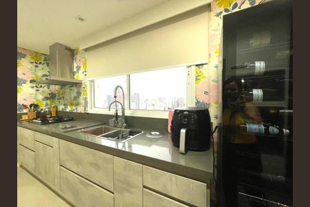 Apartamento à venda com 230m², 5 quartos e 4 vagas Apartamento à venda com 230m², 5 quartos e 4 vagasCozinha