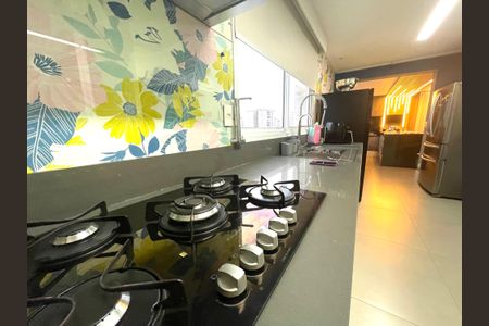 Apartamento à venda com 230m², 5 quartos e 4 vagas Apartamento à venda com 230m², 5 quartos e 4 vagasCozinha