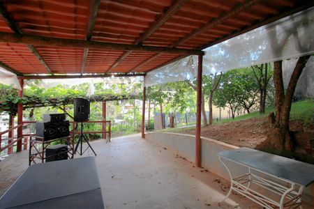 Casa à venda com 164m², 3 quartos e 8 vagasQuintal