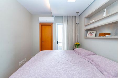 Apartamento à venda com 98m², 3 quartos e 2 vagas Apartamento à venda com 98m², 3 quartos e 2 vagasSuíte