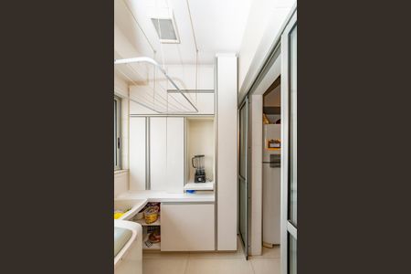 Apartamento à venda com 98m², 3 quartos e 2 vagas Apartamento à venda com 98m², 3 quartos e 2 vagasÁrea de Serviço