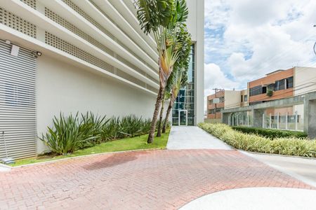 Apartamento à venda com 98m², 3 quartos e 2 vagas Apartamento à venda com 98m², 3 quartos e 2 vagasFachada