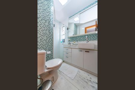 Apartamento à venda com 98m², 3 quartos e 2 vagas Apartamento à venda com 98m², 3 quartos e 2 vagasBanheiro da Suíte