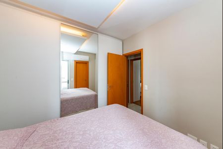 Apartamento à venda com 98m², 3 quartos e 2 vagas Apartamento à venda com 98m², 3 quartos e 2 vagasSuíte