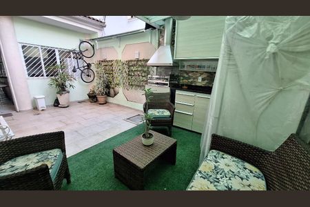 Casa de condomínio à venda com 192m², 3 quartos e 1 vaga Casa de condomínio à venda com 192m², 3 quartos e 1 vagaQuintal