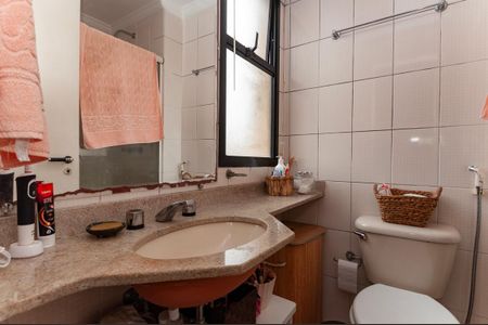 Apartamento à venda com 64m², 2 quartos e 2 vagasBanheiro do quarto 1 Suíte